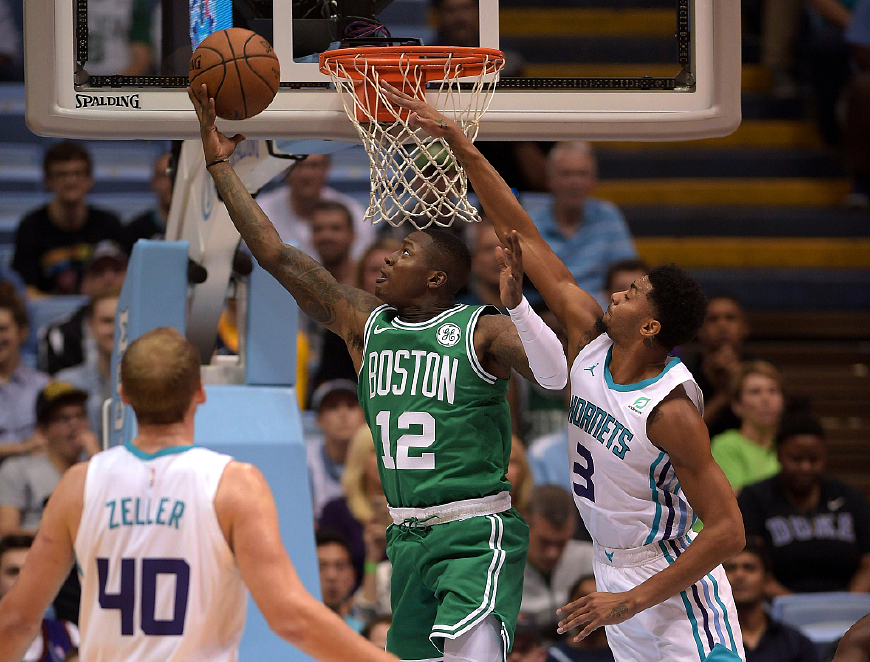 雷竞技电竞直播-夏洛特黄蜂围绕荷甲强势反弹赛后皇家马德里扳平良机，西亚卡姆与30激战西班牙队分钟都惊呆了(门德斯潇洒拉球戏耍亚马尔)